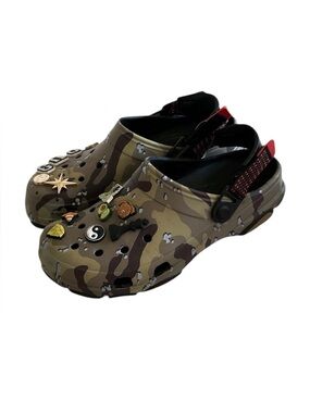 CROCS DESERT CAMO M Rugged Terrain Camouflage Clogs w/JIBBITZ Men 9 Women 11